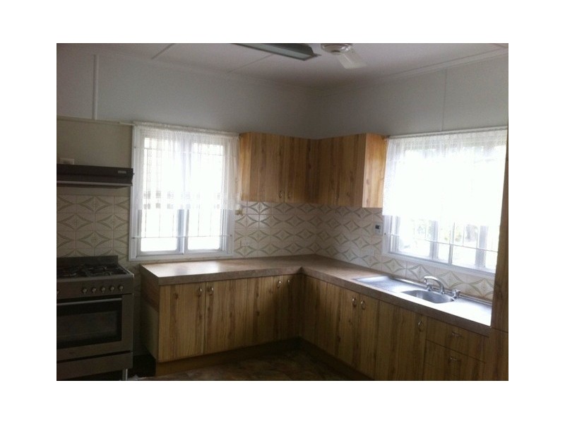 9 Harvey Street, Churchill QLD 4305