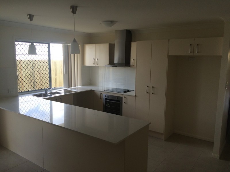 5 Lomandra Street, Deebing Heights QLD 4306