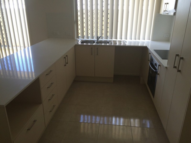 5 Lomandra Street, Deebing Heights QLD 4306