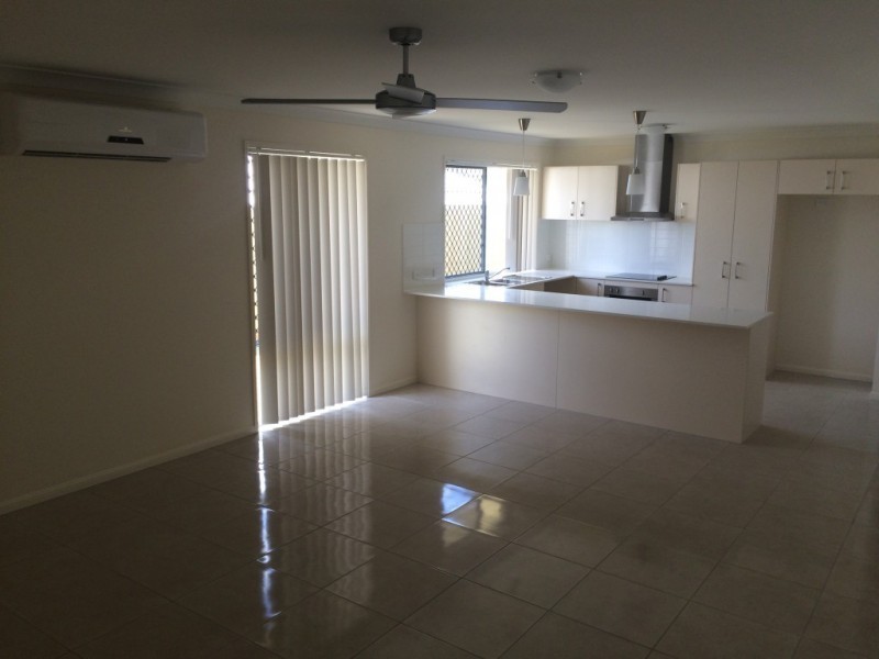 5 Lomandra Street, Deebing Heights QLD 4306