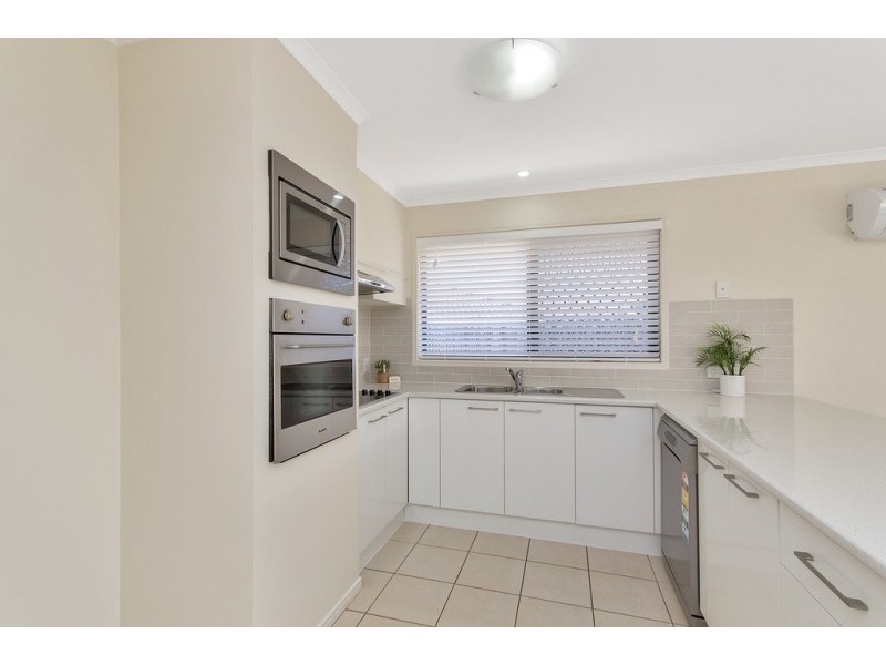 32 Lakeview Drive, Deebing Heights QLD 4306