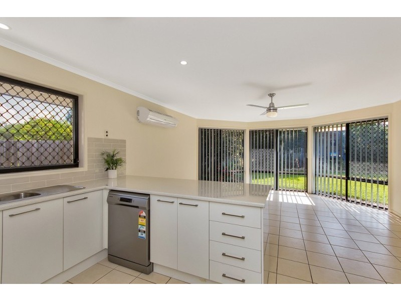 32 Lakeview Drive, Deebing Heights QLD 4306