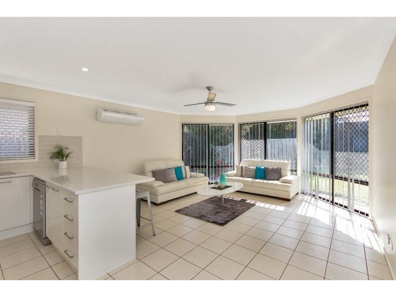32 Lakeview Drive, Deebing Heights QLD 4306