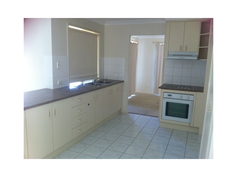 11 Challenger Avenue, Flinders View QLD 4305