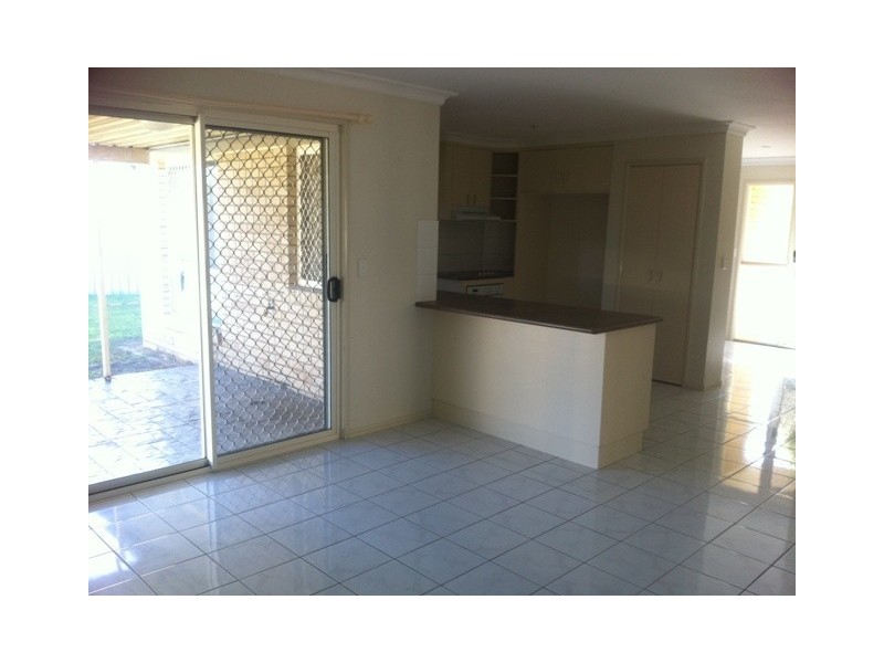 11 Challenger Avenue, Flinders View QLD 4305