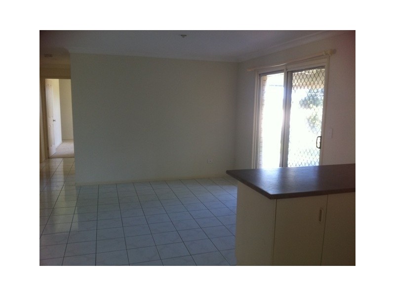 11 Challenger Avenue, Flinders View QLD 4305