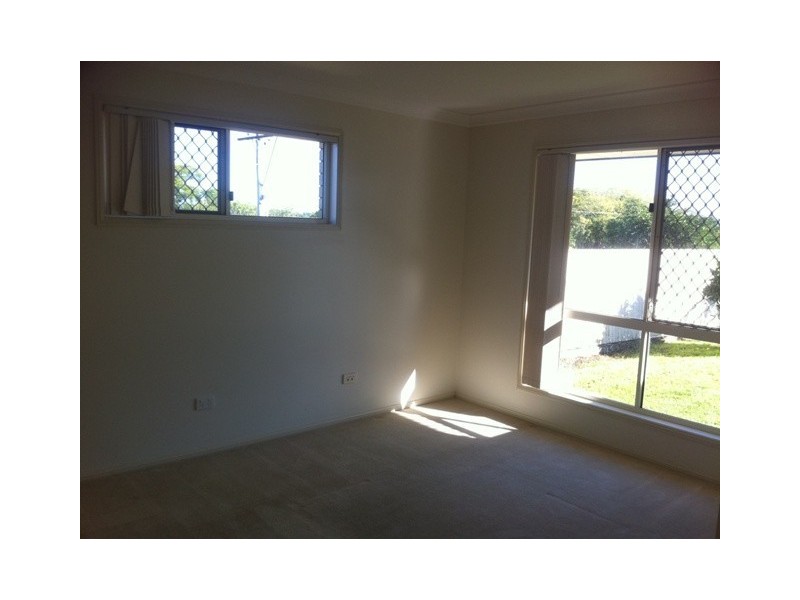 11 Challenger Avenue, Flinders View QLD 4305