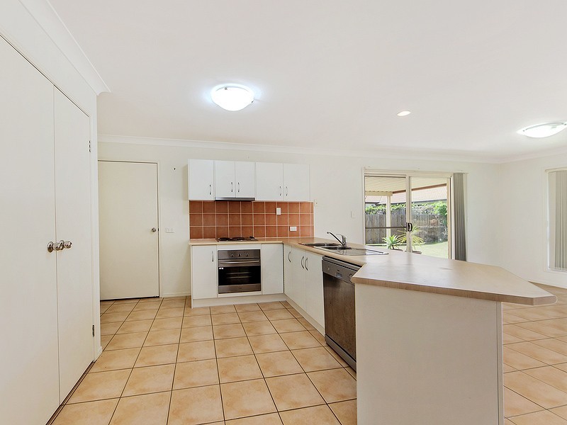 105 Anna Drive, Raceview QLD 4305
