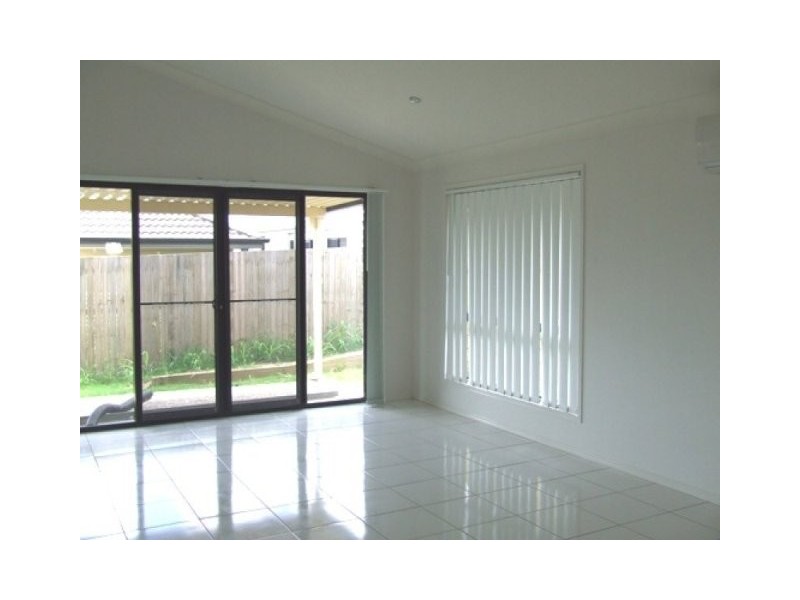 10 Dornoch Crescent, Raceview QLD 4305