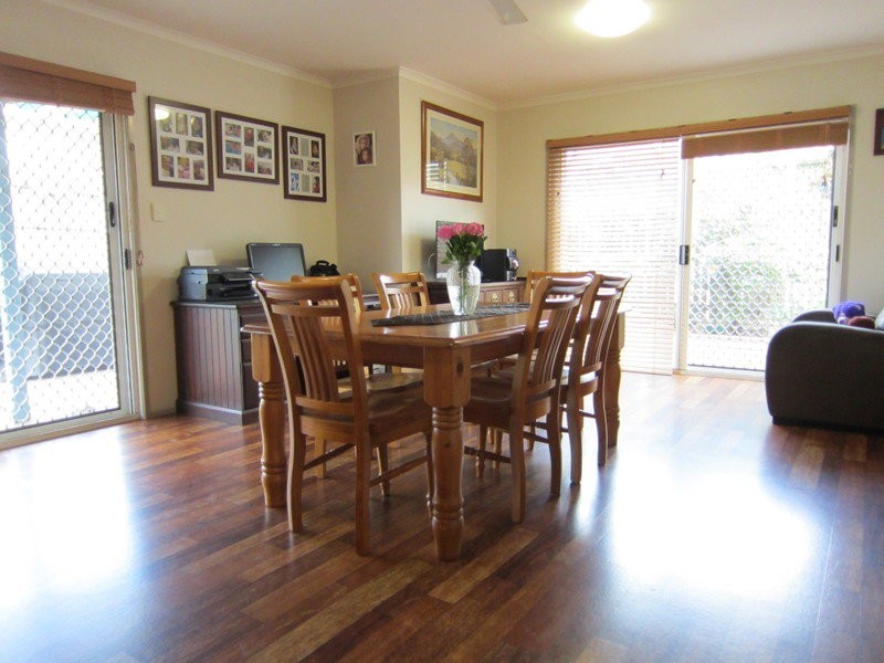 11 Jonquil Circuit, Flinders View QLD 4305