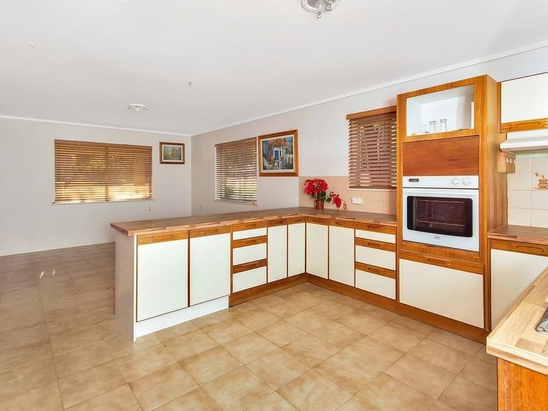 32 Siemons Street, One Mile QLD 4305