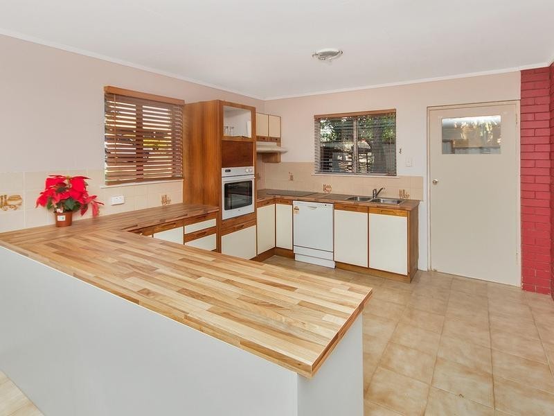 32 Siemons Street, One Mile QLD 4305