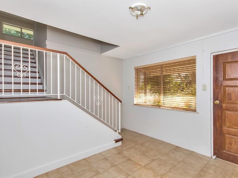 32 Siemons Street, One Mile QLD 4305