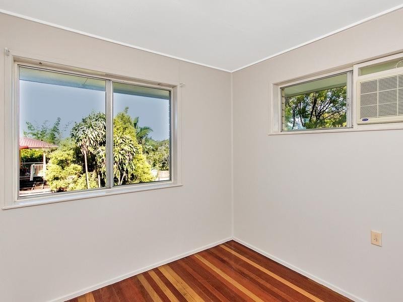 32 Siemons Street, One Mile QLD 4305