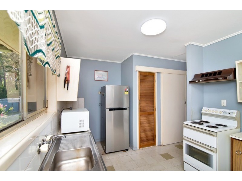 21 Burgess Street, Raceview QLD 4305