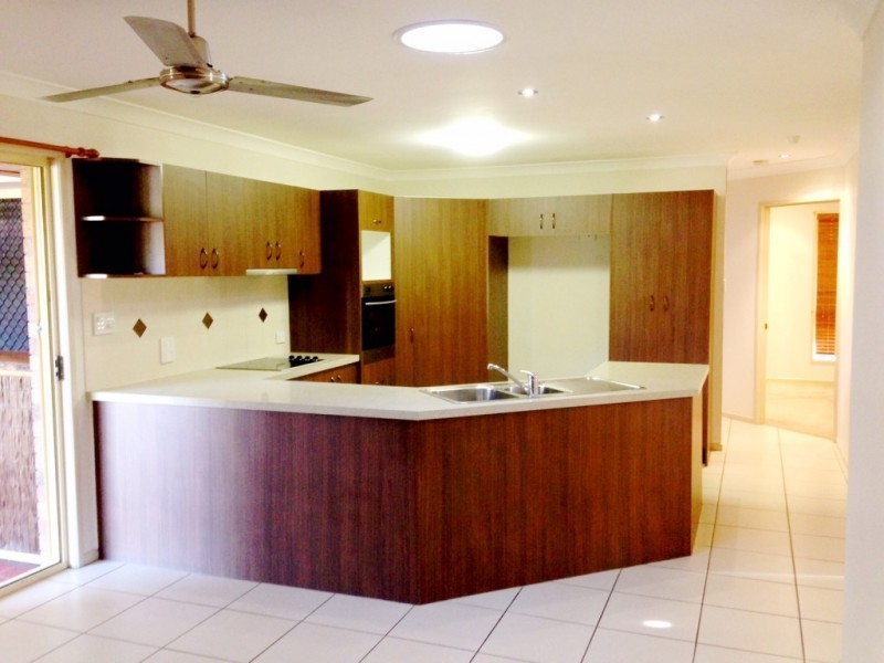 32 Cowley Drive, Flinders View QLD 4305