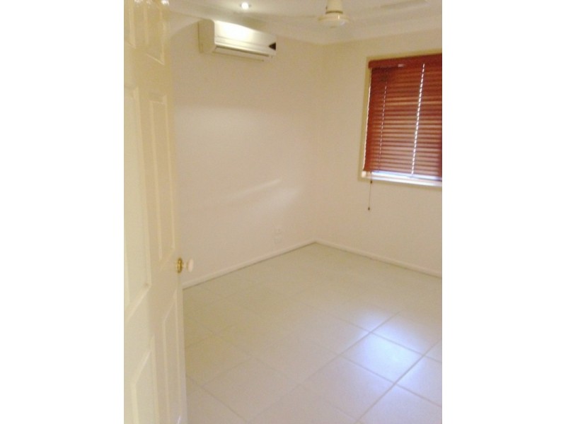 32 Cowley Drive, Flinders View QLD 4305