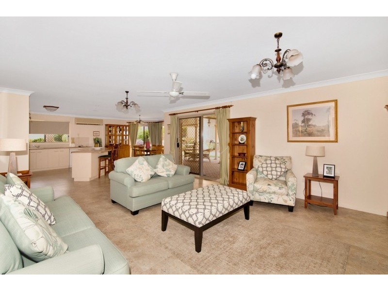 21 Magnolia Place, Flinders View QLD 4305