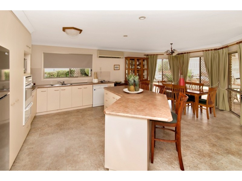 21 Magnolia Place, Flinders View QLD 4305