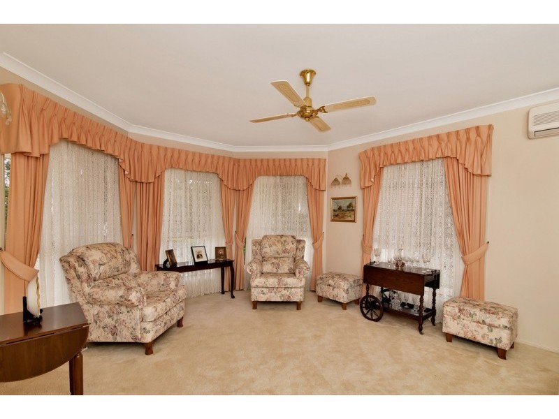21 Magnolia Place, Flinders View QLD 4305