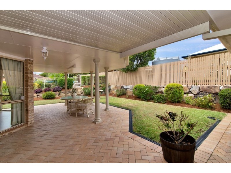 21 Magnolia Place, Flinders View QLD 4305