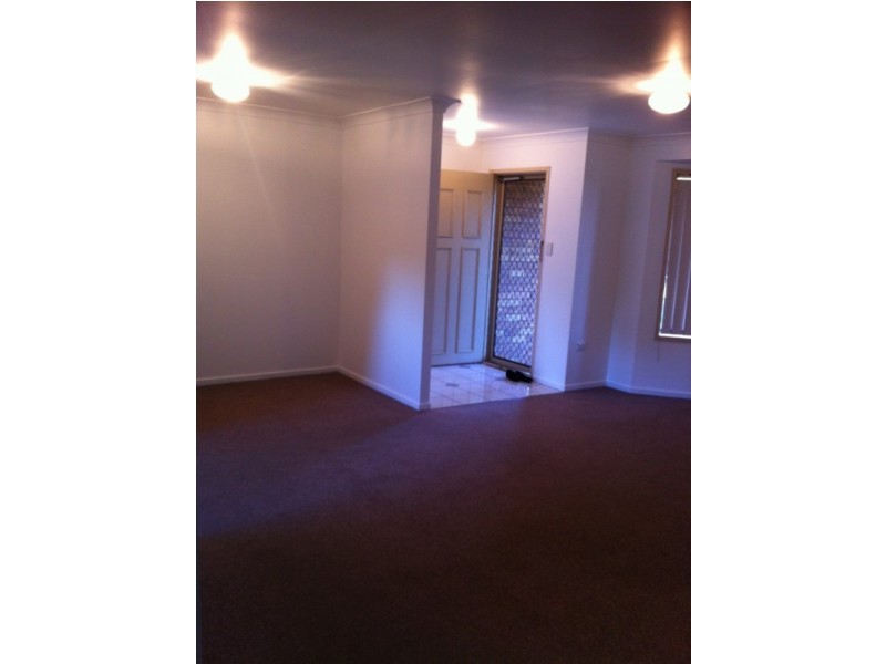 2 Morris Street, Flinders View QLD 4305