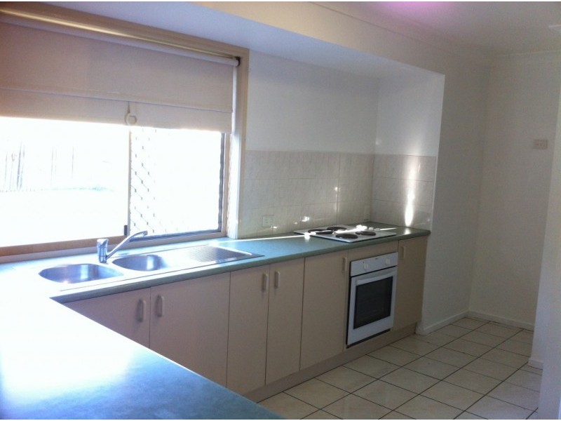 2 Morris Street, Flinders View QLD 4305