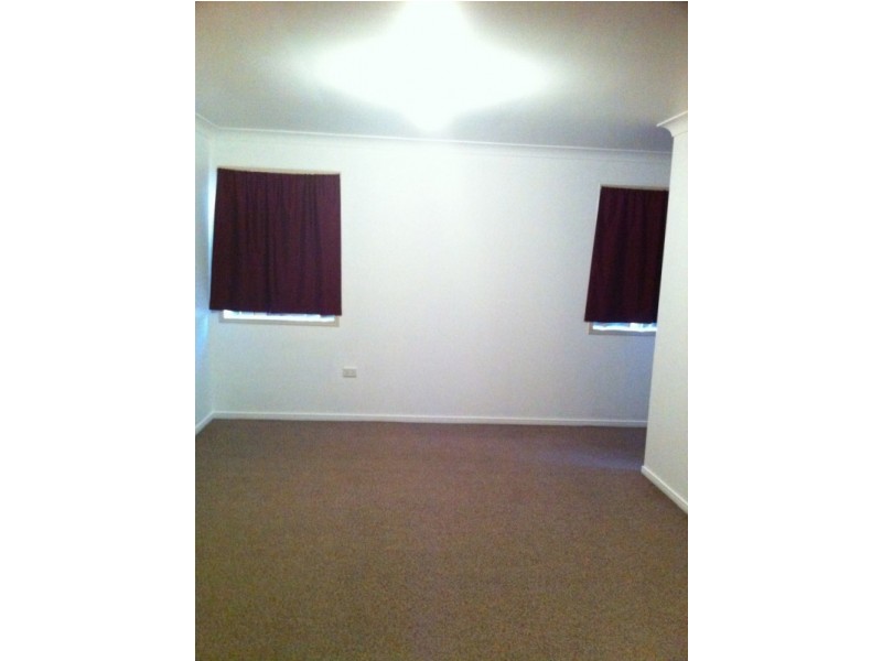 2 Morris Street, Flinders View QLD 4305