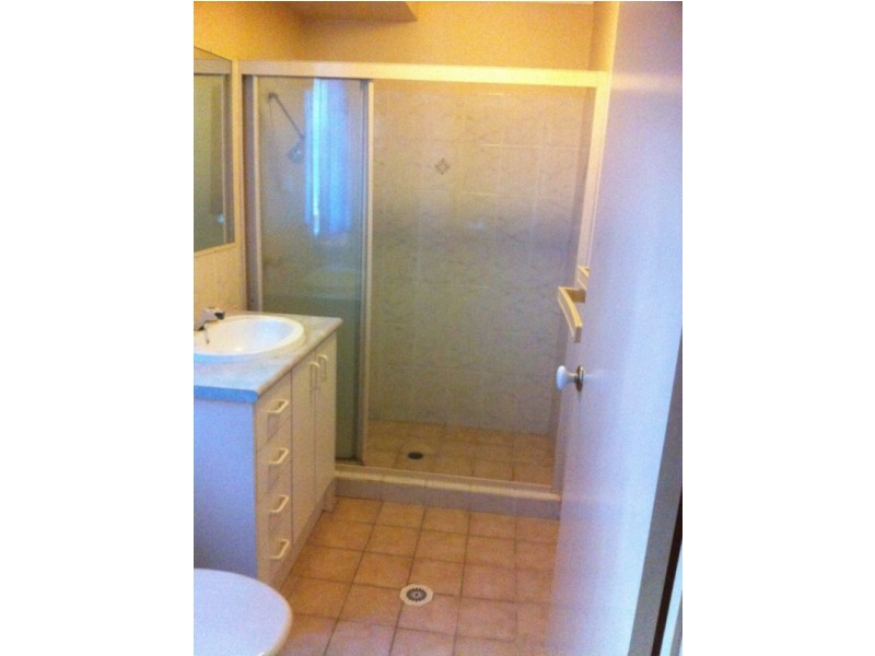 2 Morris Street, Flinders View QLD 4305