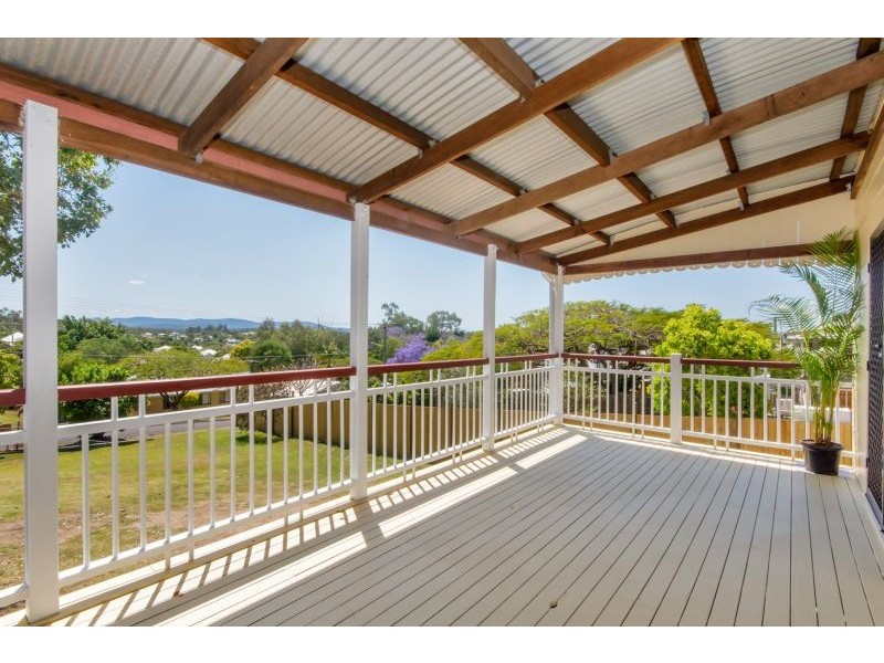 8 Hill Street, North Ipswich QLD 4305