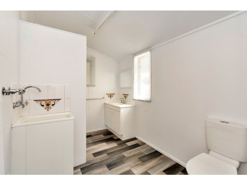 8 Hill Street, North Ipswich QLD 4305