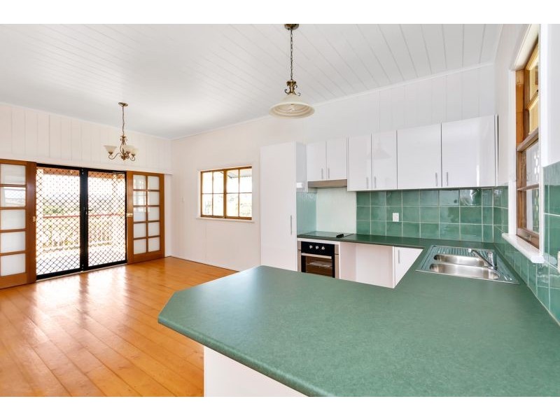 8 Hill Street, North Ipswich QLD 4305