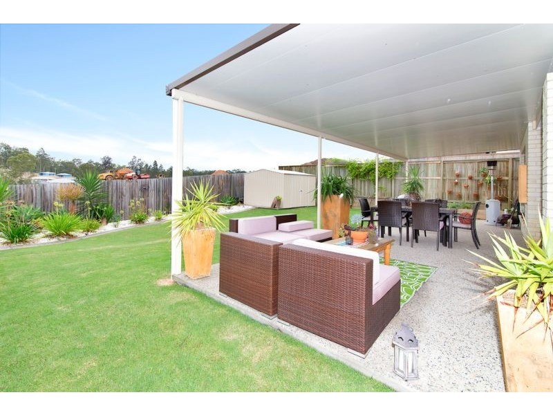 1 Azure Court, Deebing Heights QLD 4306
