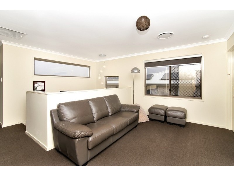 1 Azure Court, Deebing Heights QLD 4306
