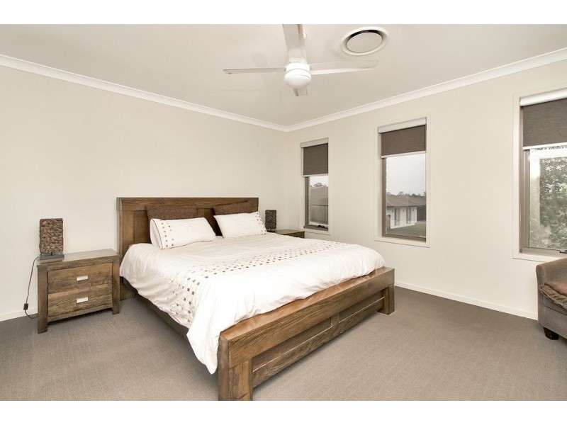 1 Azure Court, Deebing Heights QLD 4306