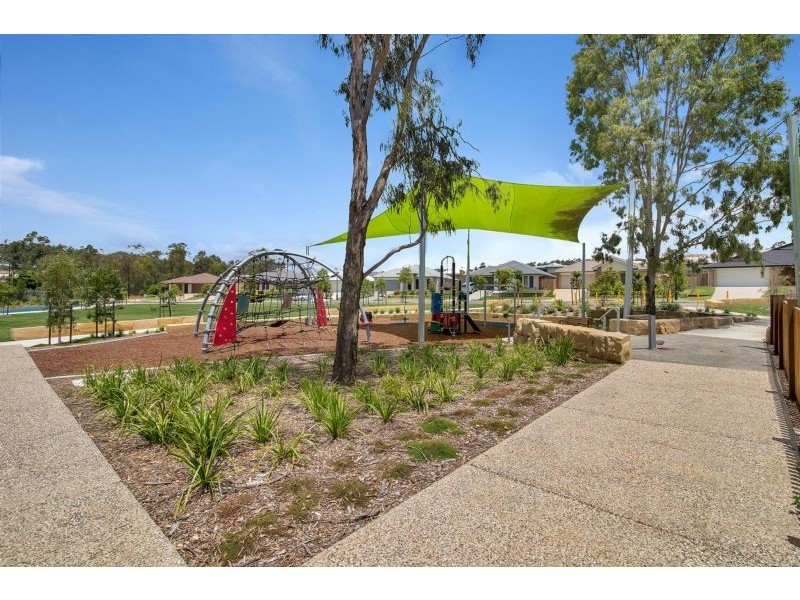 1 Azure Court, Deebing Heights QLD 4306