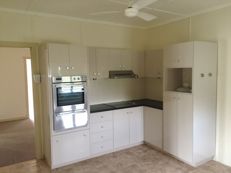 8 Greenham Street, Raceview QLD 4305