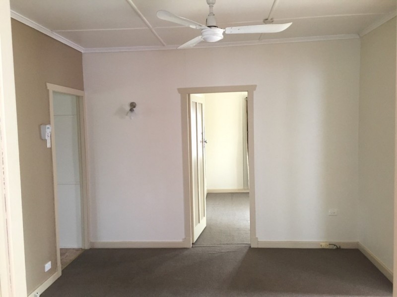 8 Greenham Street, Raceview QLD 4305