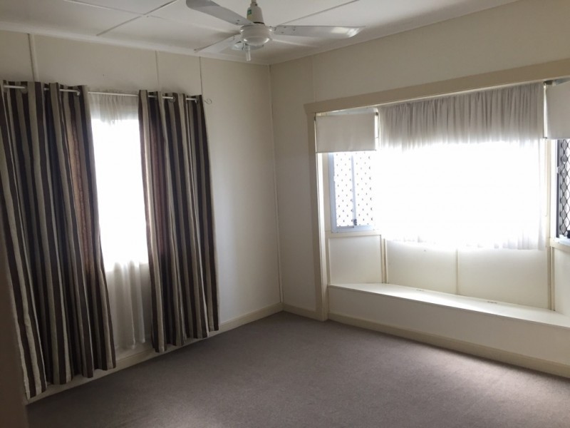 8 Greenham Street, Raceview QLD 4305