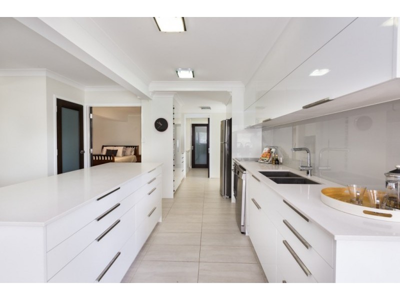 3 Lance Drive, Flinders View QLD 4305