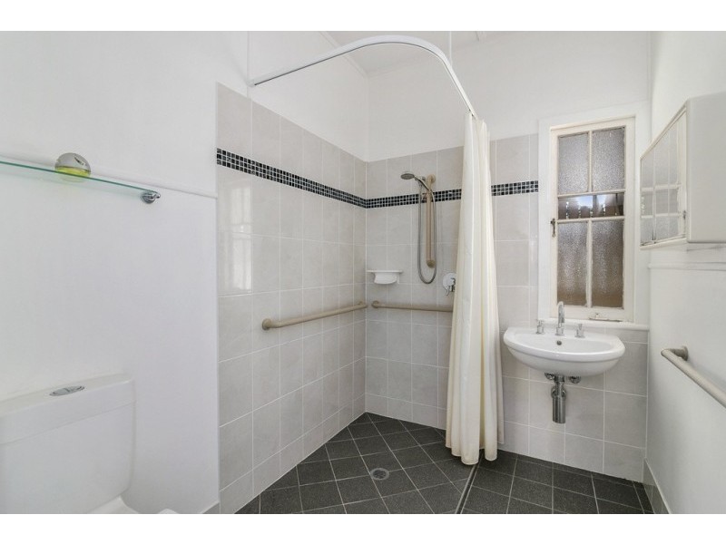 5 Russell Street, Silkstone QLD 4304