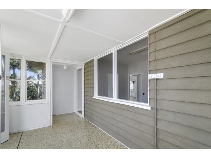 5 Russell Street, Silkstone QLD 4304