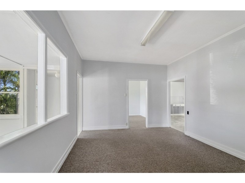 5 Russell Street, Silkstone QLD 4304