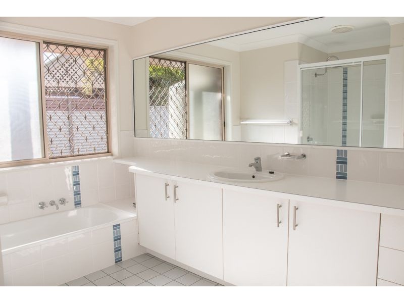 7 Equestrian Drive, Yamanto QLD 4305