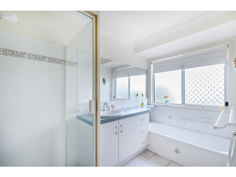 52 Sandalwood Drive, Yamanto QLD 4305