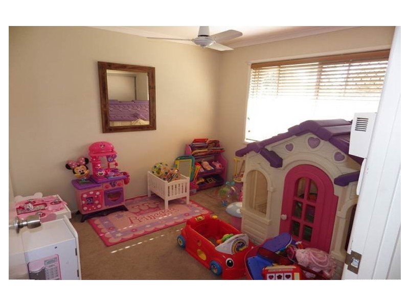 19 Bangalow Crescent, Raceview QLD 4305