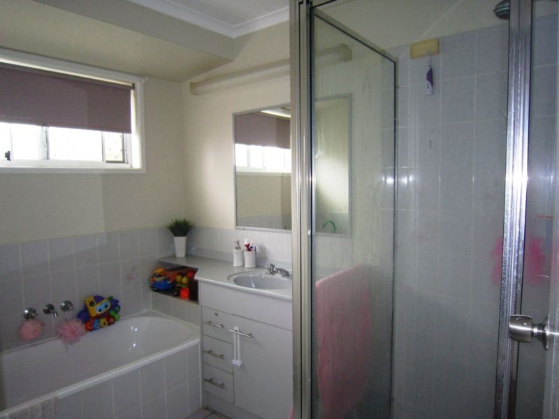 19 Bangalow Crescent, Raceview QLD 4305
