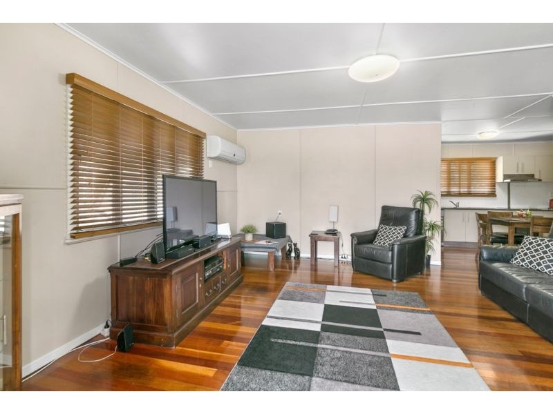 34 Robertson Raod, Eastern Heights QLD 4305