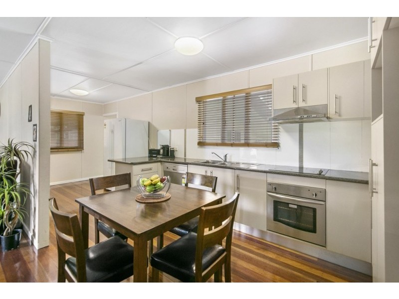 34 Robertson Raod, Eastern Heights QLD 4305