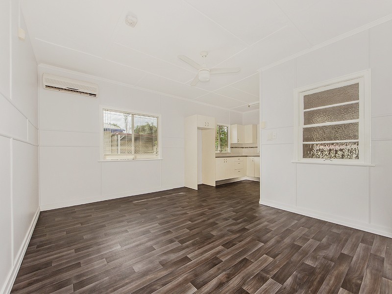 18 Vineyard Street, One Mile QLD 4305